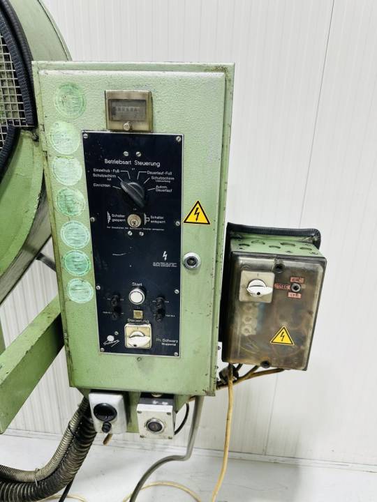 Ebu 25 T