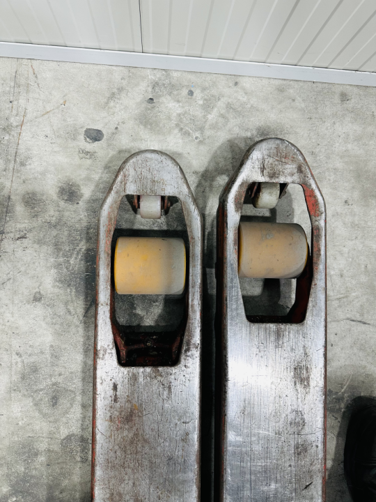 Palletwagen BT Lifters