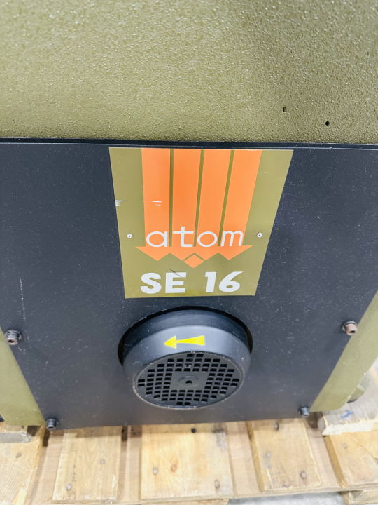 Atom SE 16